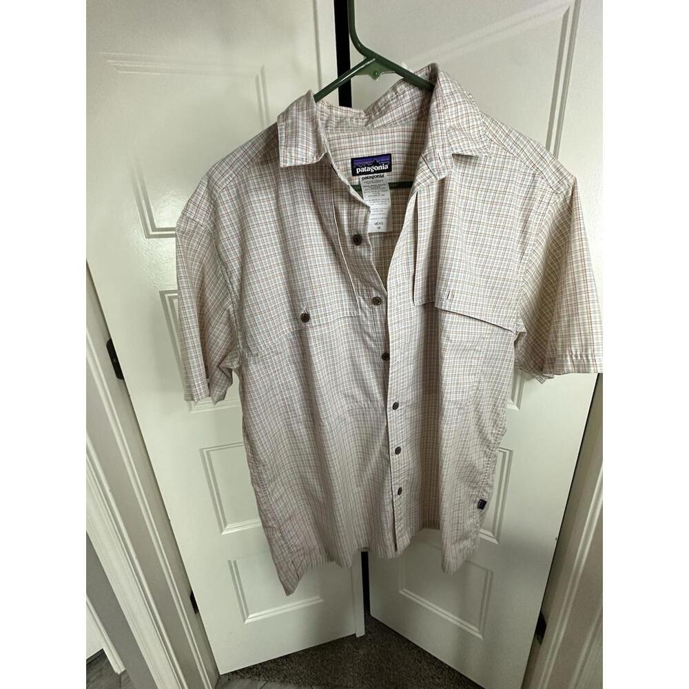 Men's Patagonia Size Medium Button Front Check Short Sleeve Shirt Outdoor